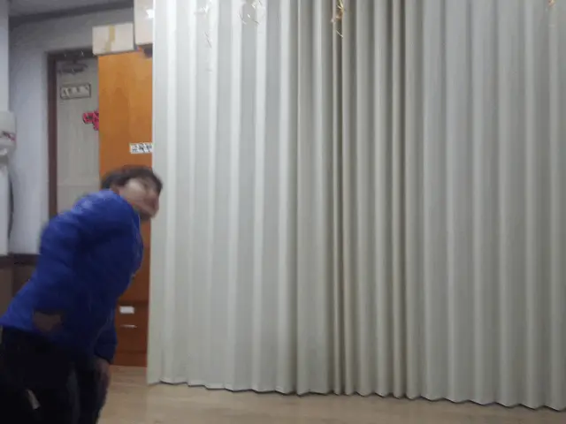 8jMvxCv.gif